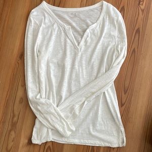 Lightweight long sleeved white t-shirt top
